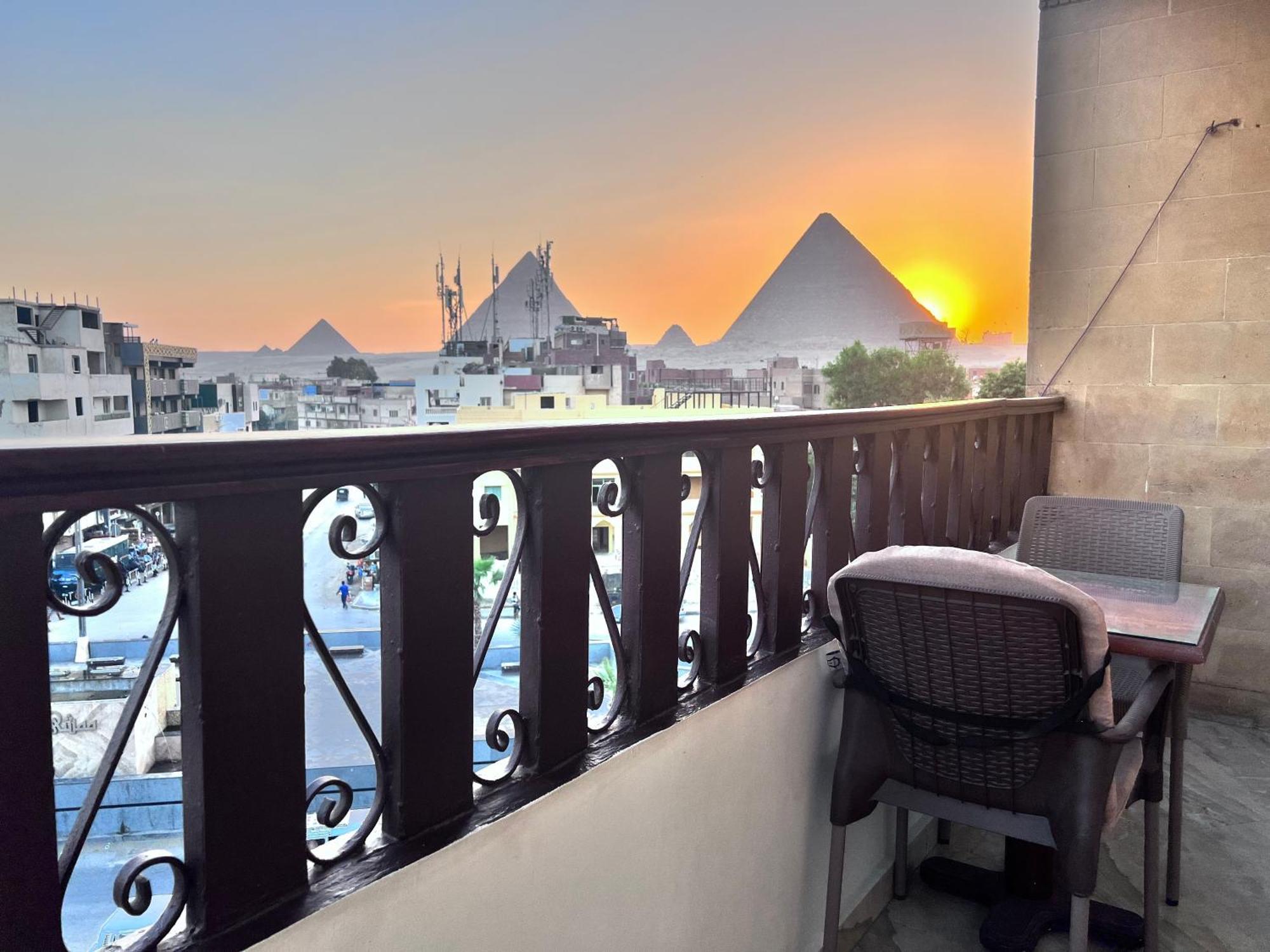 El Aida Pyramids View Hotel Kafret el-Gabal Kültér fotó