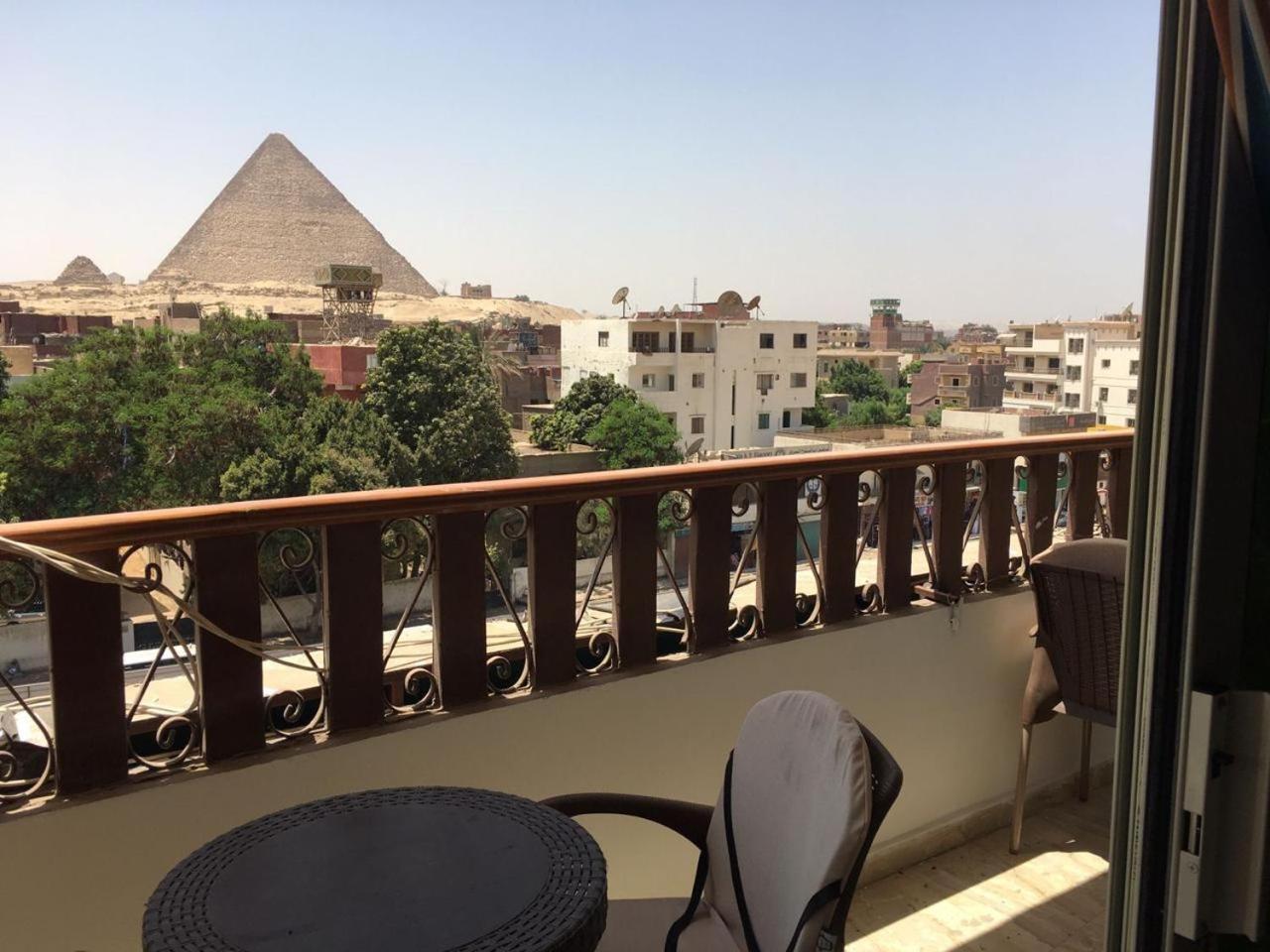 El Aida Pyramids View Hotel Kafret el-Gabal Kültér fotó