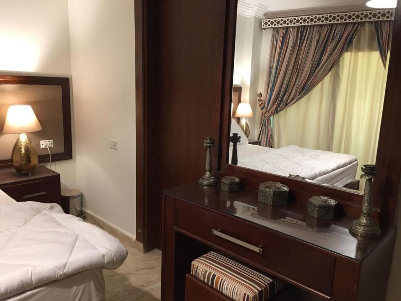El Aida Pyramids View Hotel Kafret el-Gabal Kültér fotó