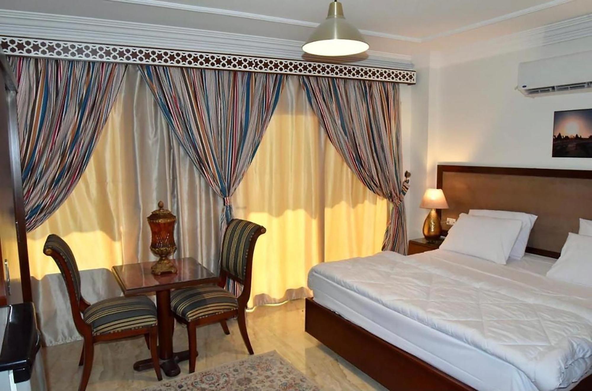 El Aida Pyramids View Hotel Kafret el-Gabal Kültér fotó