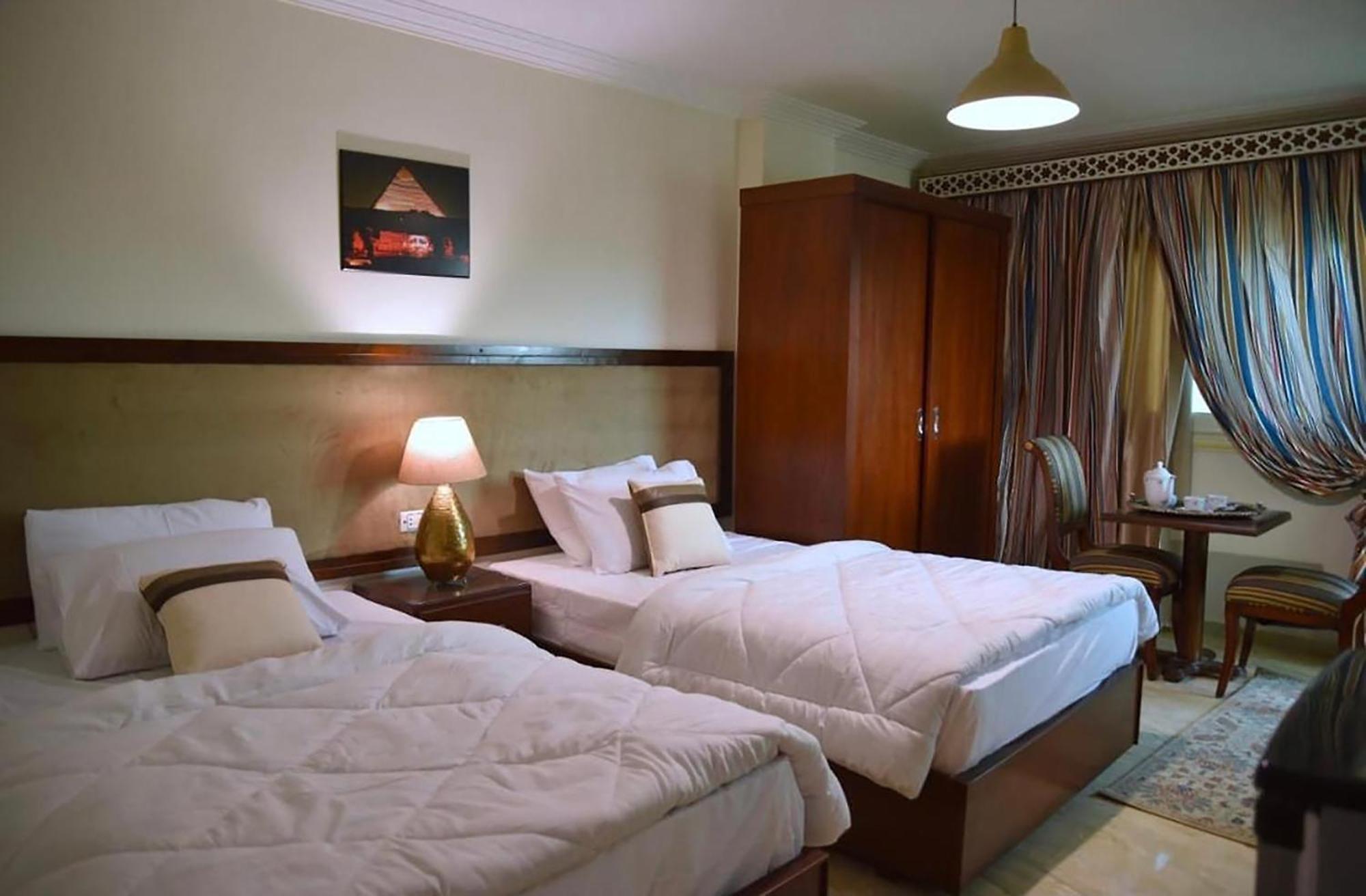El Aida Pyramids View Hotel Kafret el-Gabal Kültér fotó