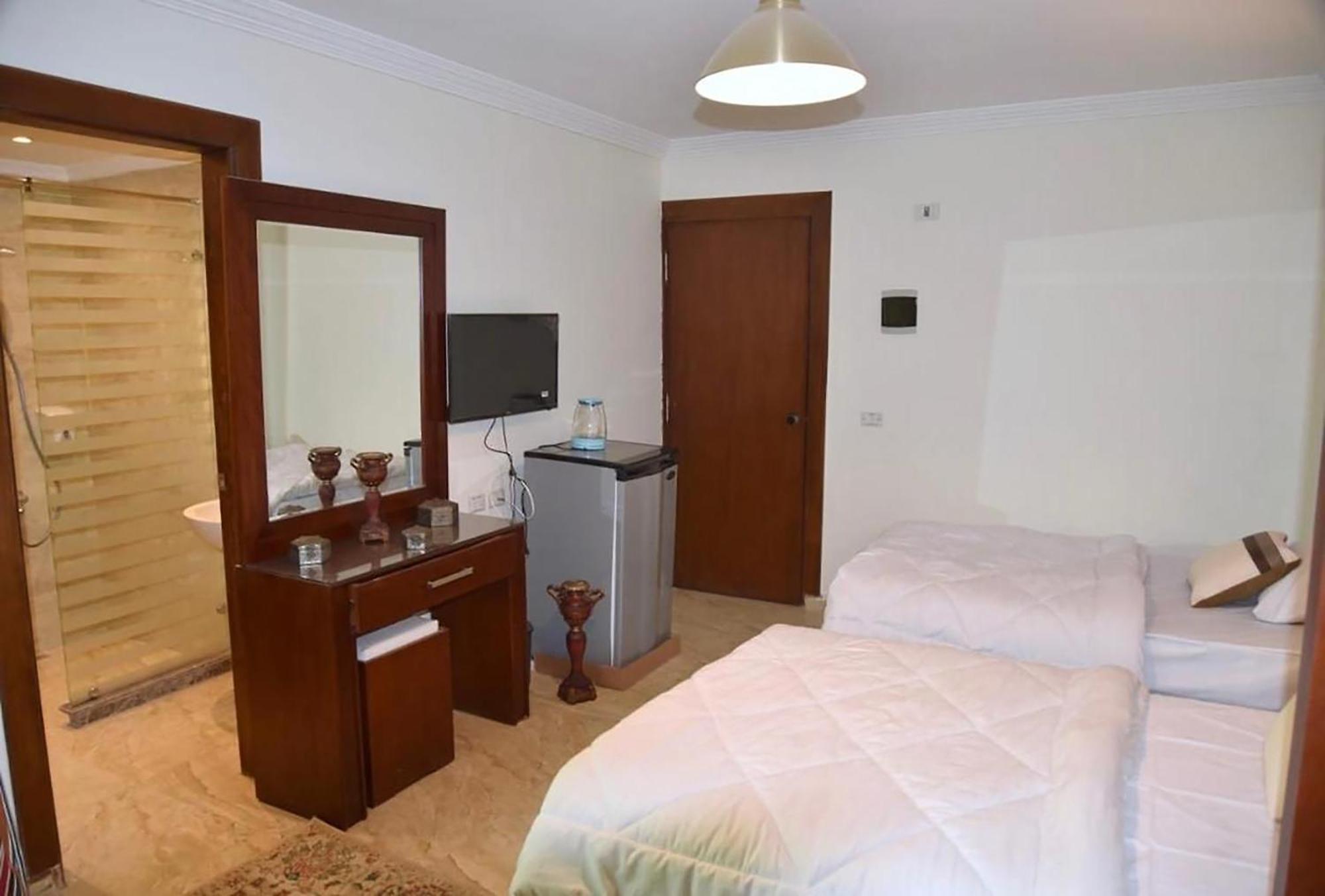El Aida Pyramids View Hotel Kafret el-Gabal Kültér fotó
