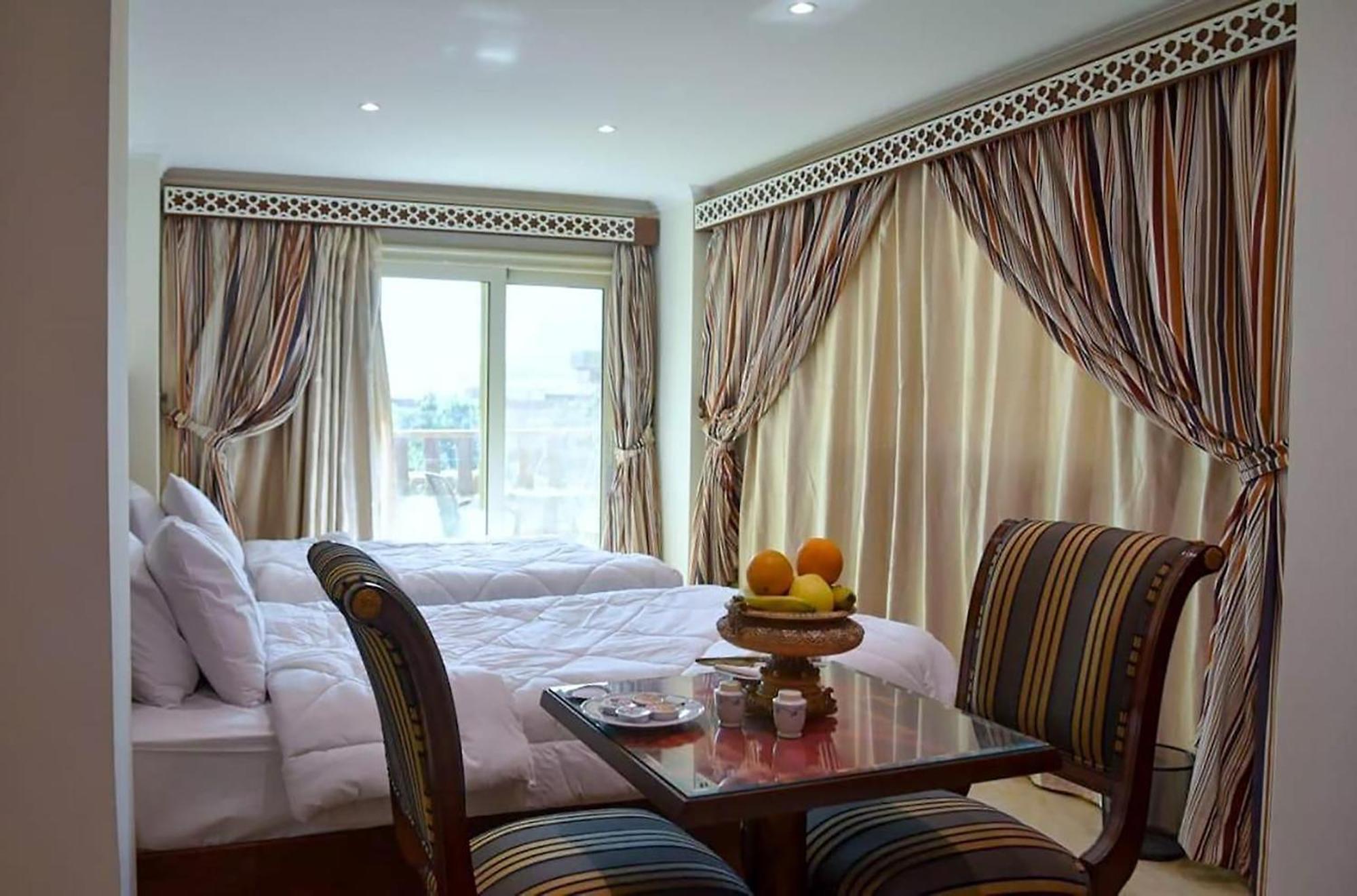 El Aida Pyramids View Hotel Kafret el-Gabal Kültér fotó