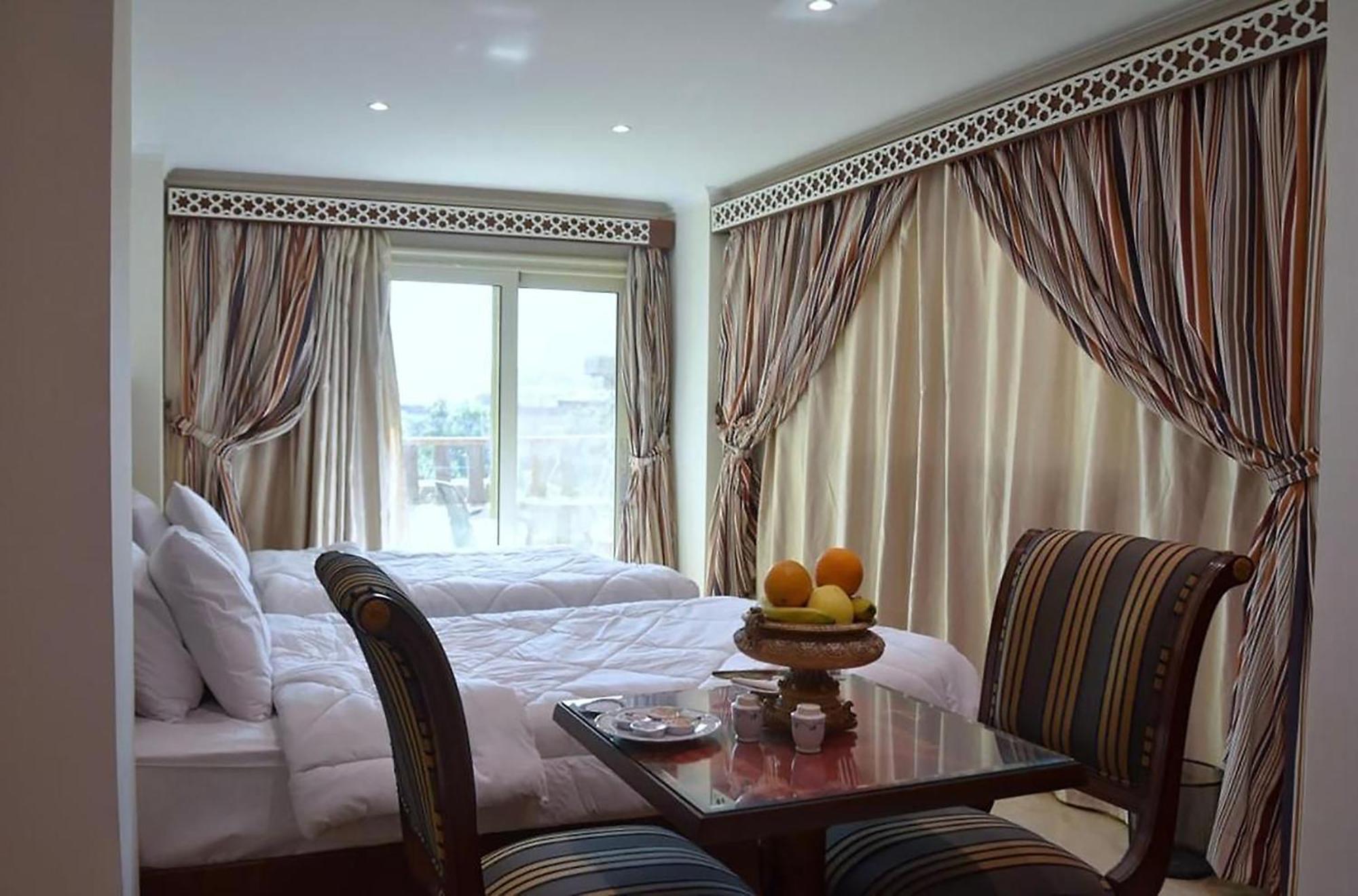El Aida Pyramids View Hotel Kafret el-Gabal Kültér fotó