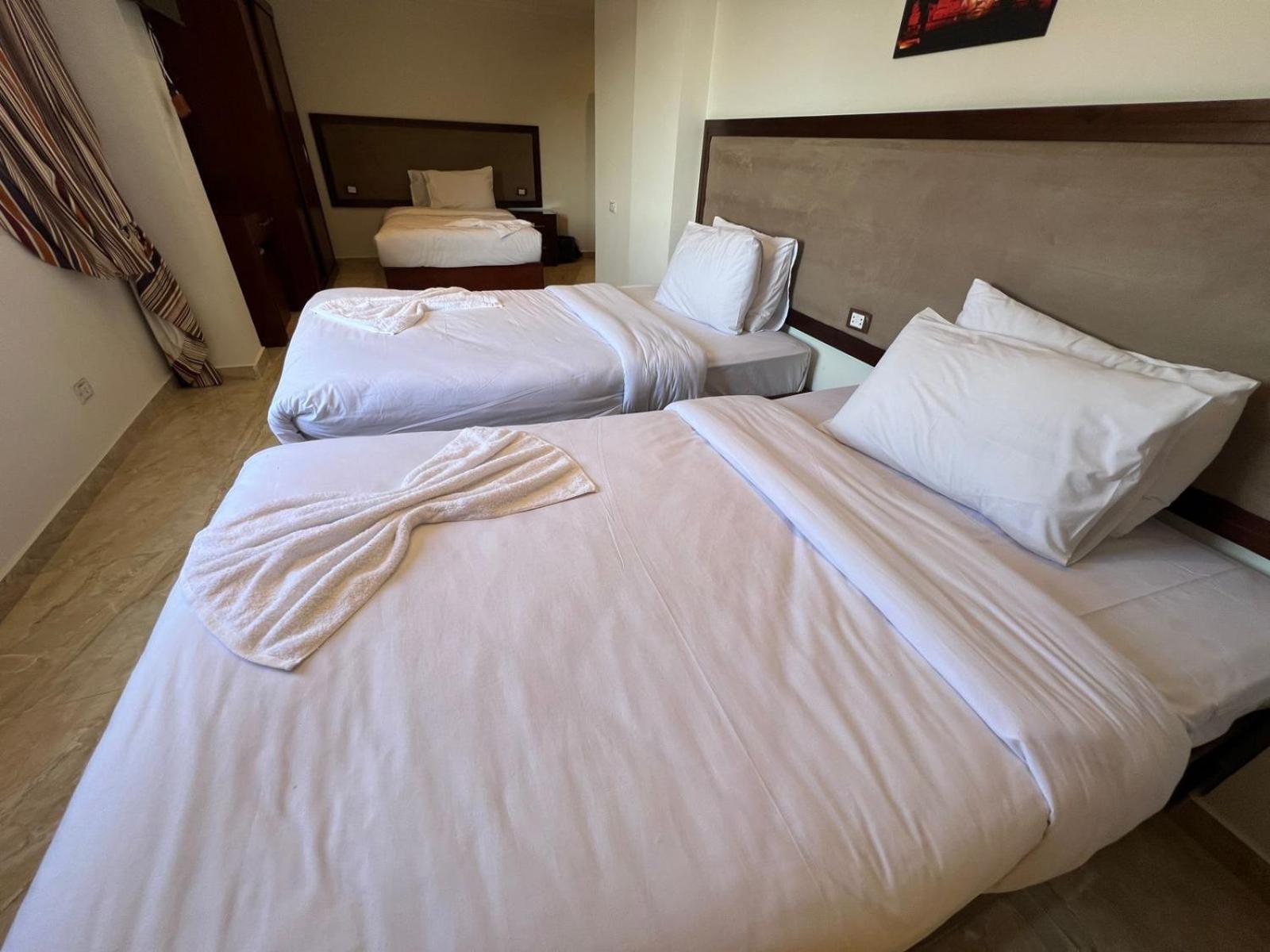 El Aida Pyramids View Hotel Kafret el-Gabal Kültér fotó