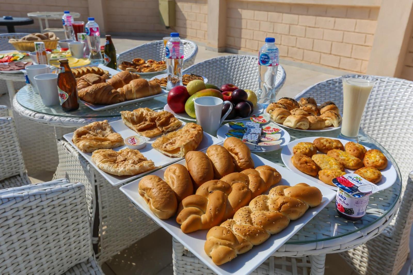 El Aida Pyramids View Hotel Kafret el-Gabal Kültér fotó